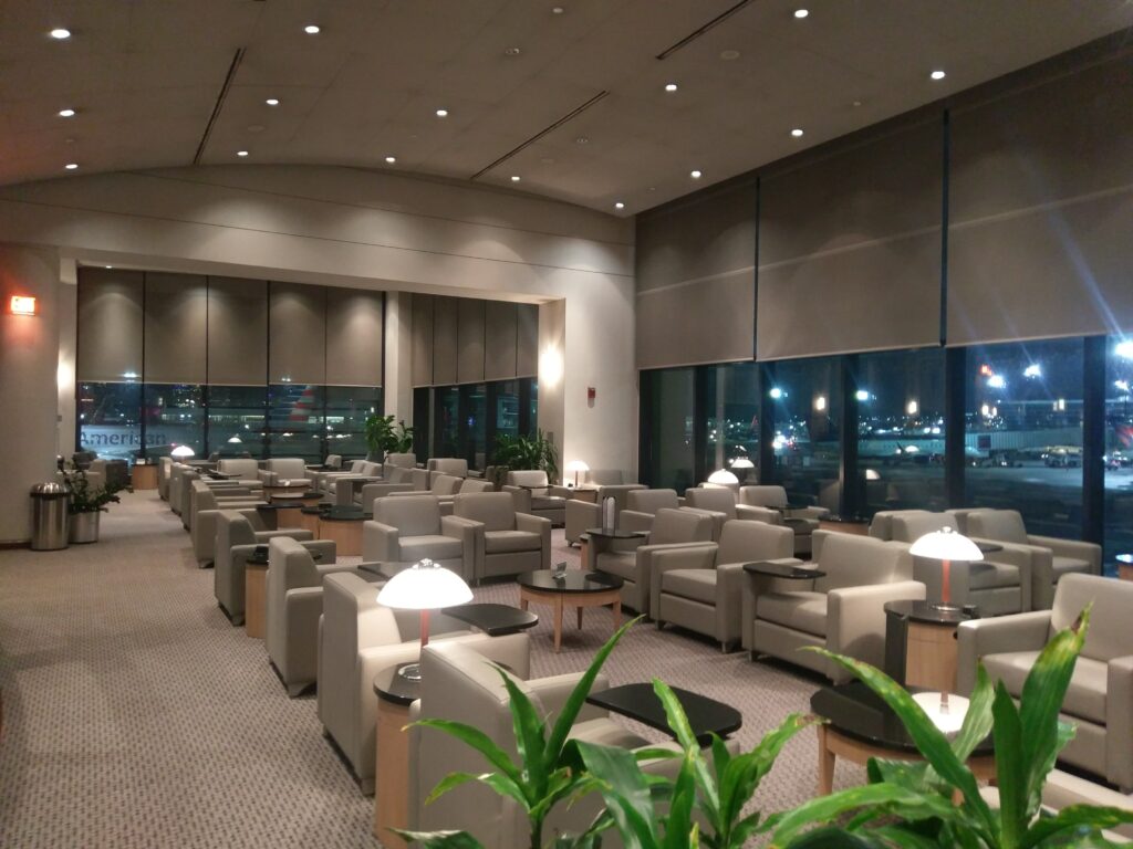 American airlines lounge  