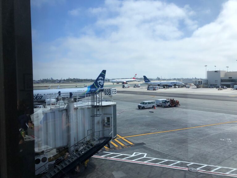 what terminal is alaska airlines at los angeles international airport: Navigating Terminal 6 – A Personal Journey