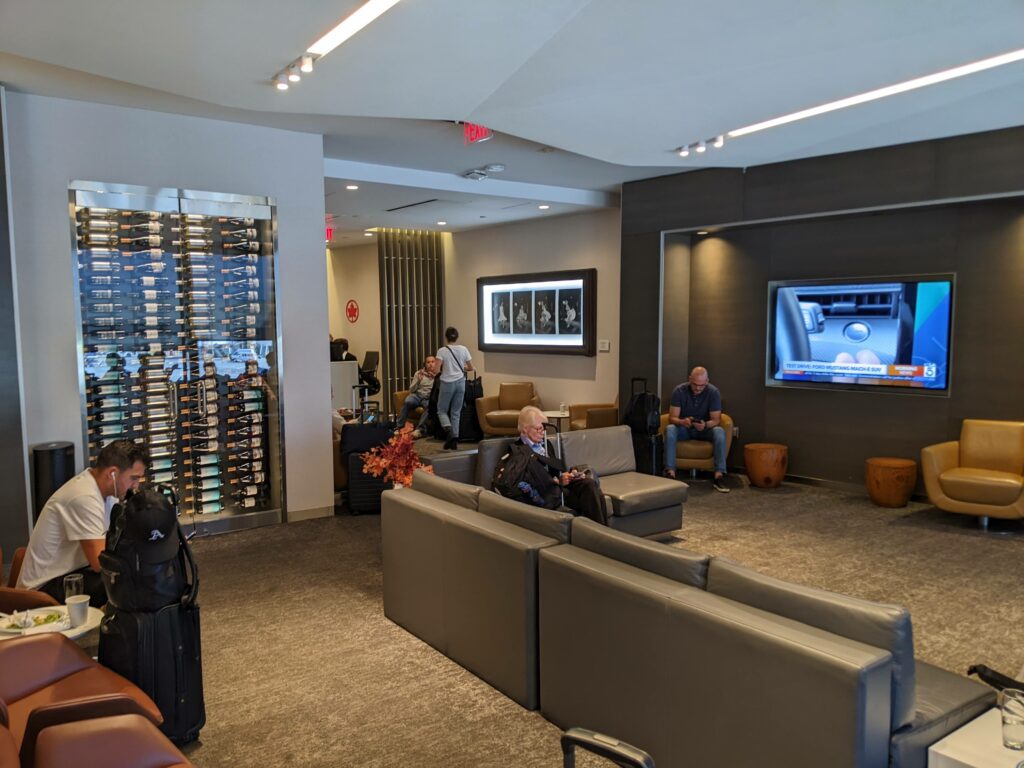 Air Canada Maple Leaf Lounge at Los Angeles Airport